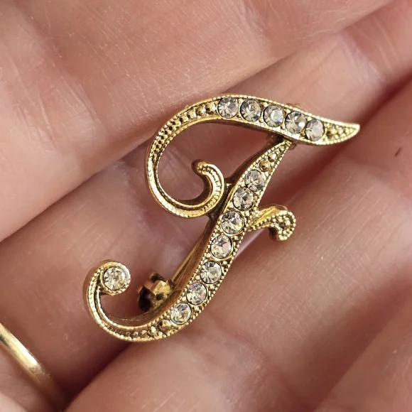 Vintage letter F brooch pin alphabet initial name alphabet gold tone - Picture 2 of 8